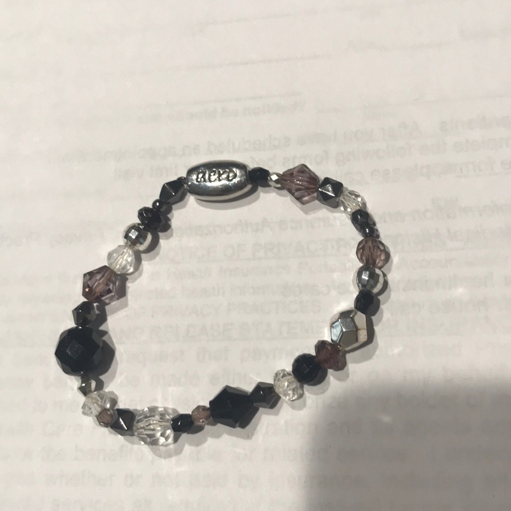 Women’s beaded aero bracelet